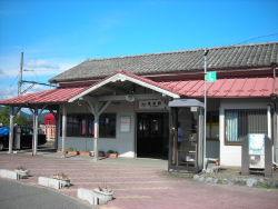 揖斐駅舎