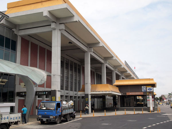台北・松山空港
