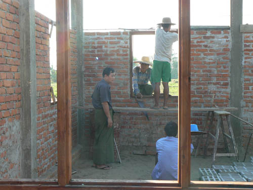 ·úÀ߸½¾ì¤Ç¸·¤·¤¯»Ø´ø¤ò¤È¤ëU Ye Myint»á