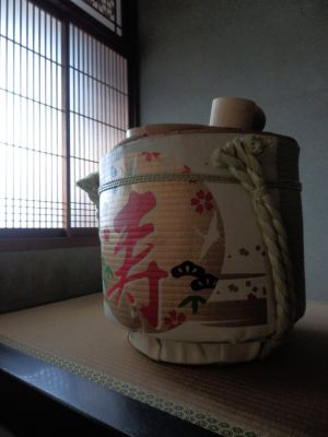 鏡割りの樽
