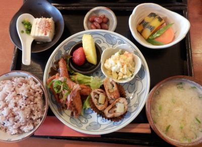茶の子のお昼ご飯