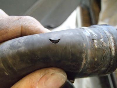 不具合箇所確認。穴空いてるー。