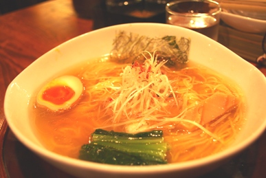 近江地鶏塩ラーメン