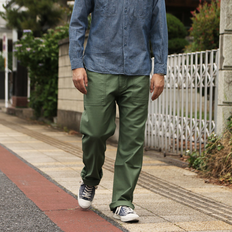 COLIMBO ヘンリーネックT＆JAPAN BLUE JEANSのベイカーパンツ