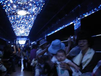 トンネル内のイルミネーション