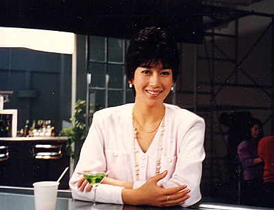 刀根麻理子