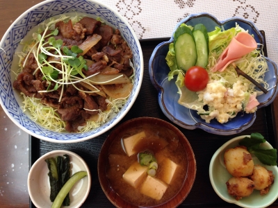 高原ロッジのジンギス丼