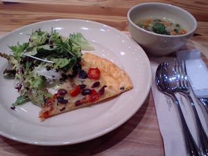 ミッドランドスクエアB1カフェ