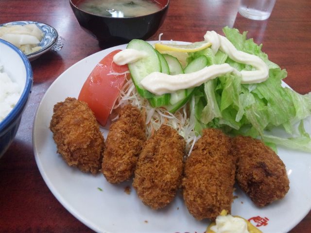 日の出食堂のカキフライ