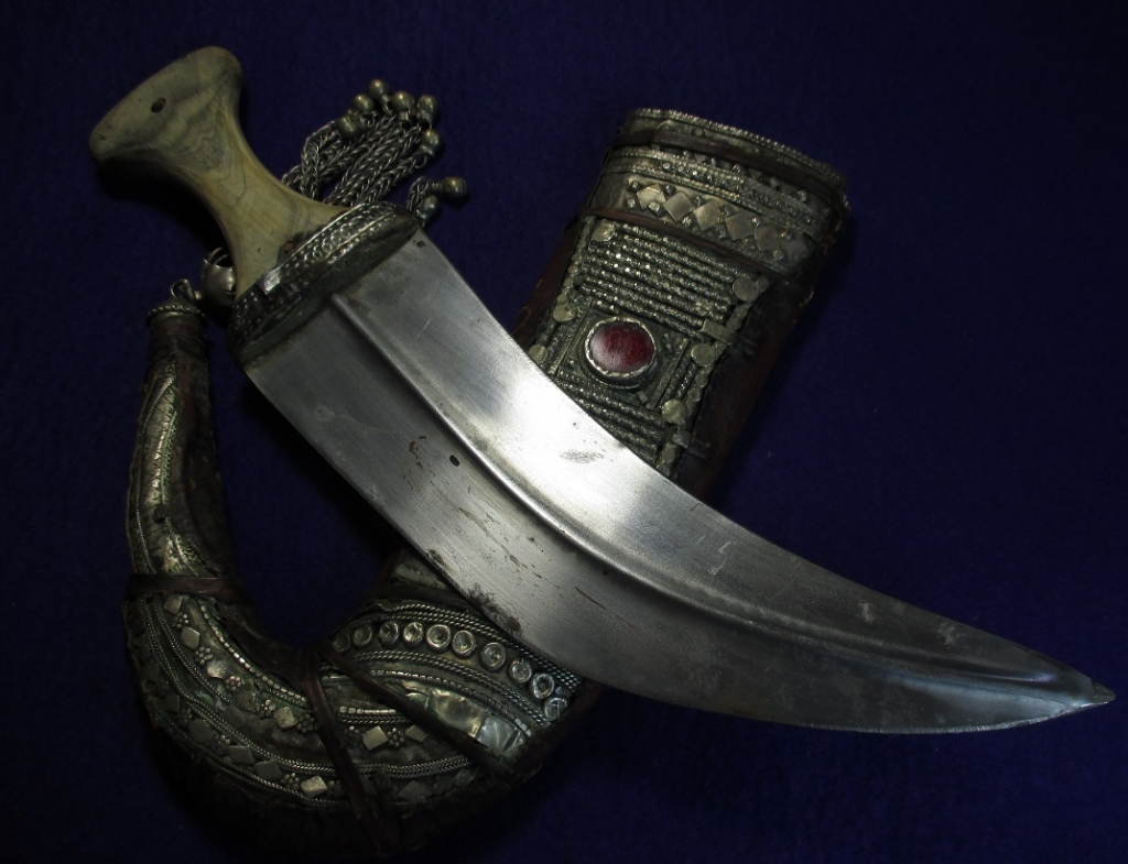 アラブ族の装飾短剣・白銅（ジャンビーヤ・実物） | 世界の刀剣・短剣 