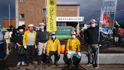 秋雨の中ニセコ町クリーン作戦に協力 Lionsclubs331 C地区アクティビティブログ