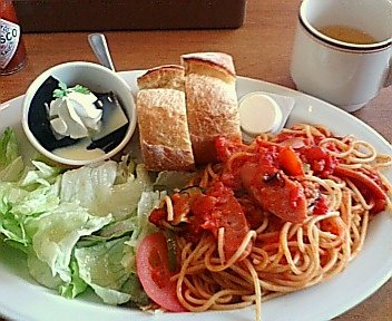 ナスとソーセージのスパゲティ