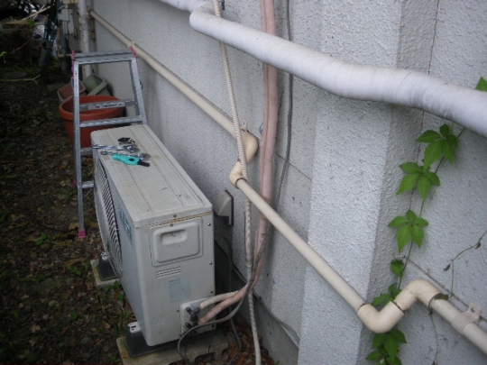 家のエアコン修理 配管交換編 ヌプンのブログ