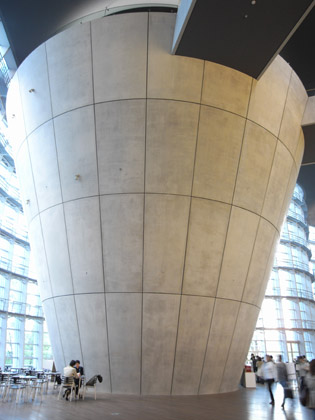 新国立美術館