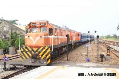 E120旧型客車.jpg