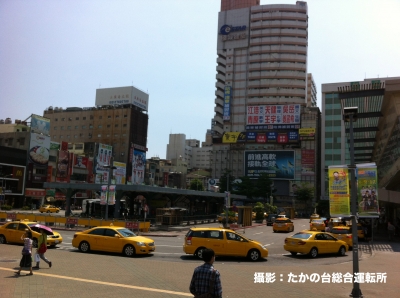 高雄駅前.jpg