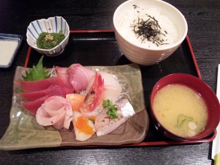 のっけ家刺身定食