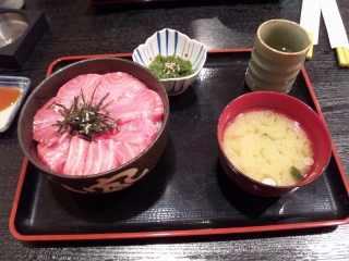 のっけ家頭肉丼