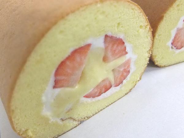 Wクリームいちごロール