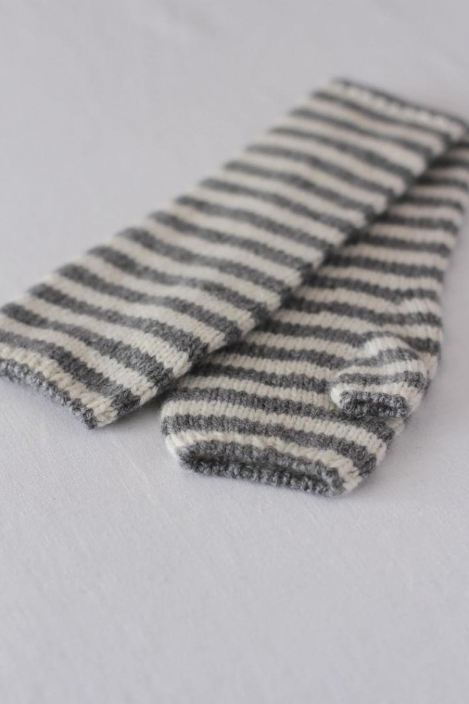 MEG KNITTING さんのウール手編み靴下 MEG KNITTING 手編み靴下（バイカラー） | ainatural10