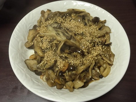キノコと海鮮の醤油バター炒め