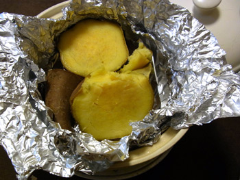 土鍋で焼き芋 安納いもだよ トロットロ