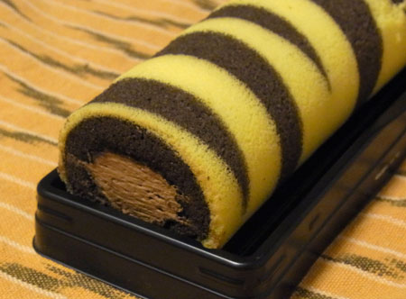 虎柄パンツのロールケーキ