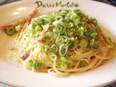 ベーコンと青ねぎのペペロンチーノ