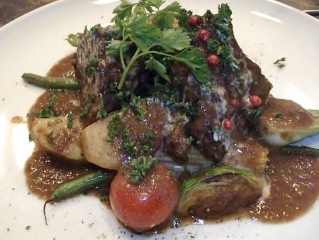 il Piatto 牛ほほ肉の赤ワイン煮込み