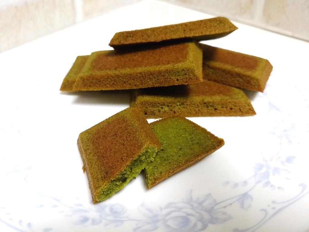 抹茶のフィナンシェ