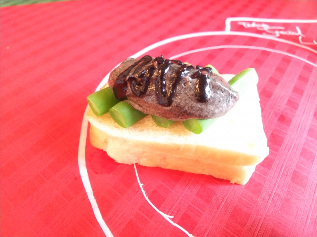 黒ゴマ隠元