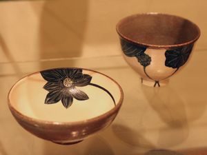 大谷桃子黒ハスの花平小鉢