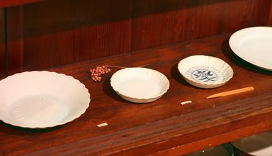 稲村真耶 氷結貫入釉内菊6.5寸浅鉢