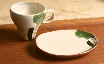 大谷桃子黒ねこマグ