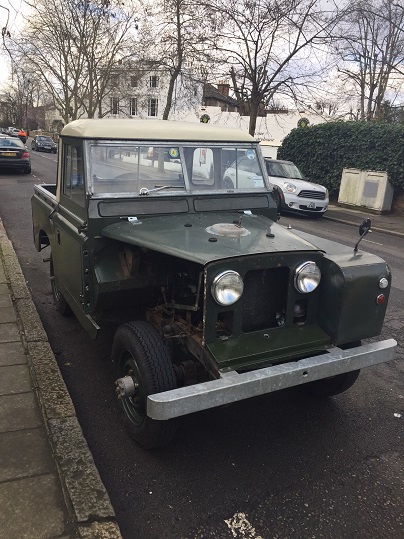 Range Rover A Series IIA without canvas (1967).JPG