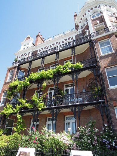 Ian Durys Apartment (·ÇºÜ).jpg