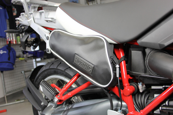 R1200GS 用アンダーシート・バッグ