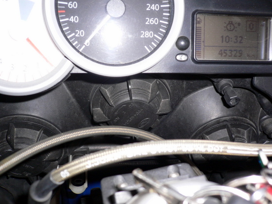 K1200Sヘッドライトバルブ交換