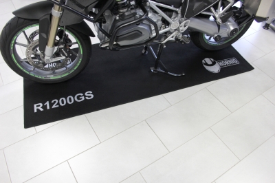 BMWバイク車名入りガレージマット