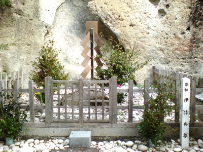 花の窟神社