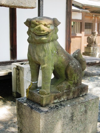 泉穴師神社