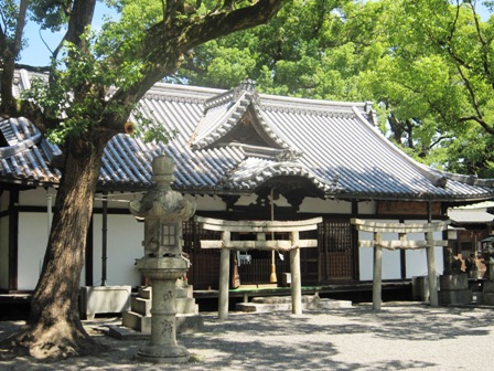 泉穴師神社