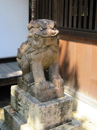 泉穴師神社
