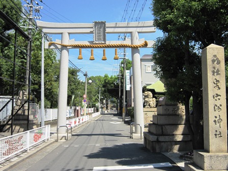 泉穴師神社