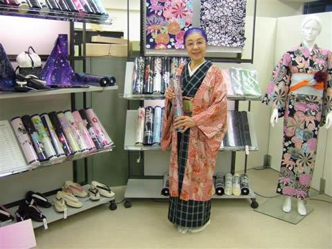 日本橋の問屋のホールで