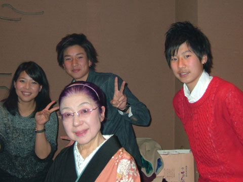 孫3人
