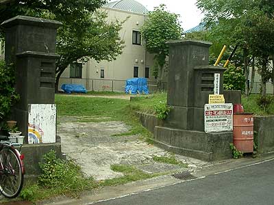 旧清水市医師会館門柱