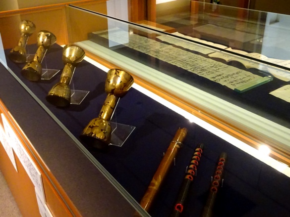 小鼓胴 紫陽花蒔絵 特別展示 楽器と漆（国立歴史民俗博物館）｜美術手帖