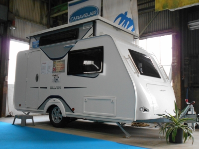 人気の小型けん引免許不要キャンピングトレーラー | Indiana RV Blog.