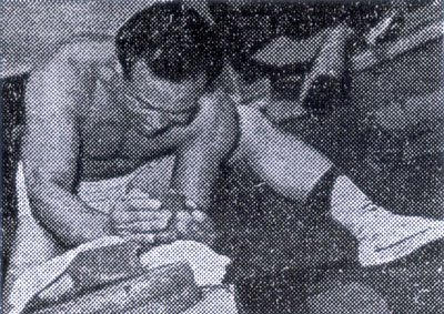 煉瓦割り.jpg